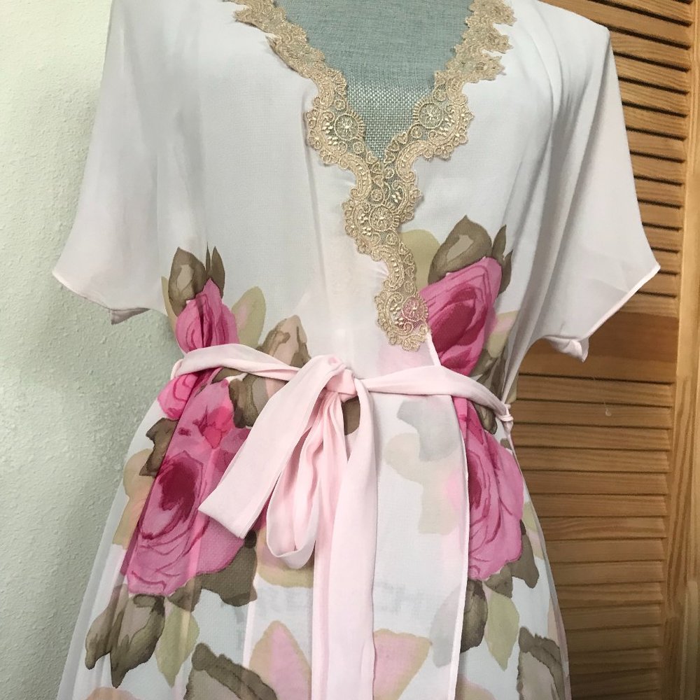 In Bloom Robe - Picture 8 of 16